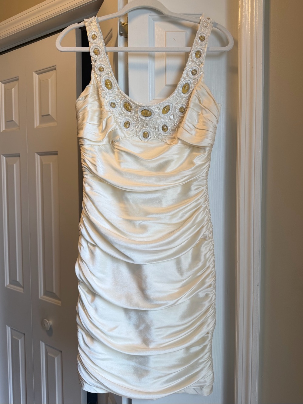Carmen Marc Valvo 100% Silk Beaded Cocktail Dress | Size 6